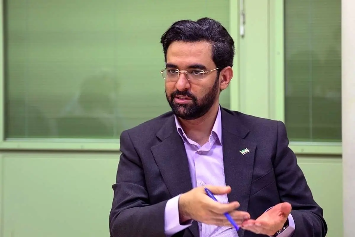 آذری جهرمی: سه نرخی شدن بنزین، راهی ناکارآمد است!