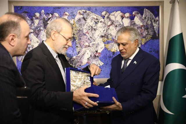 مقامات ایرانی در راستای تقویت همکاری‌های علمی و فناوری، اقدام به اهدای فناوری‌های نوین به مقامات پاکستان کردند. این اقدام به منظور گسترش روابط دوجانبه و بهره‌برداری از تجربیات و دستاوردهای فناورانه صورت گرفته است. انتظار می‌رود این همکاری‌ها به بهبود سطح فناوری و نوآوری در هر