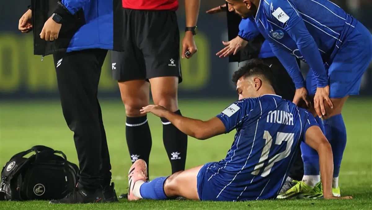 مصدومیت شدید هافبک مراکشی استقلال؛ منیر الحدادی به بیمارستان منتقل شد