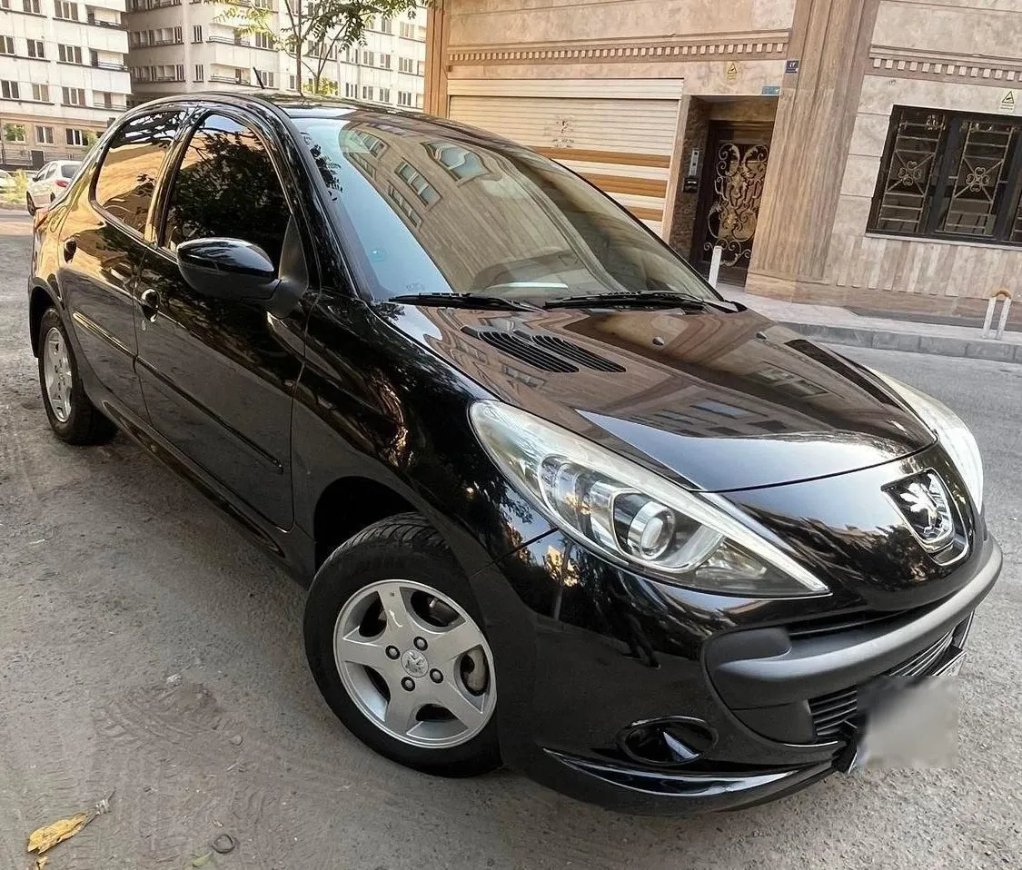 قیمت محصولات ایران‌خودرو در تاریخ ۶ آذر ۱۴۰۴؛ تیپ ۲۰۷ با بالاترین قیمت چقدر است؟