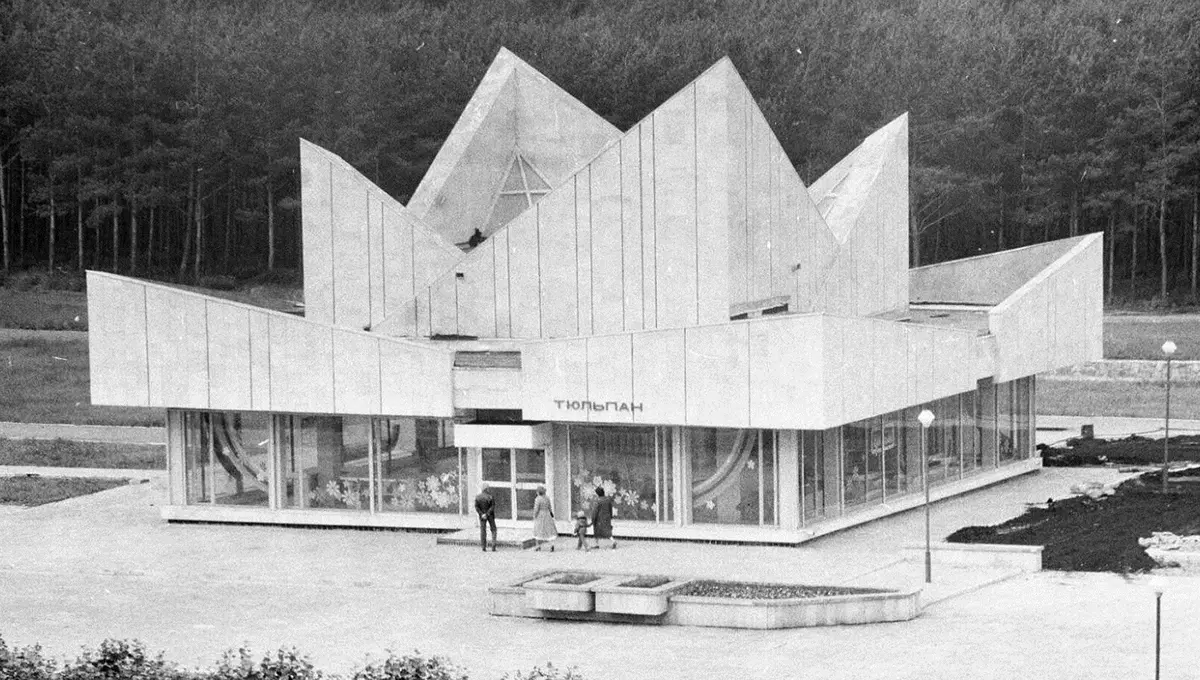 سرگذشت جالب ساختمان تولیپ روسیه؛ از سینما تا حمام عمومی (+عکس)