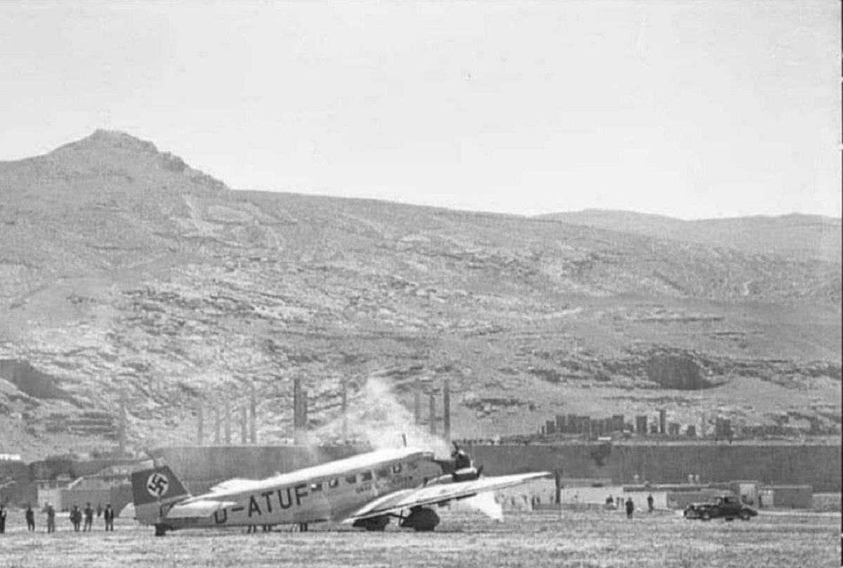 هواپیمای آلمانی در تخت جمشید: نگاهی به تاریخ در سال ۱۳۱۲ (+عکس)