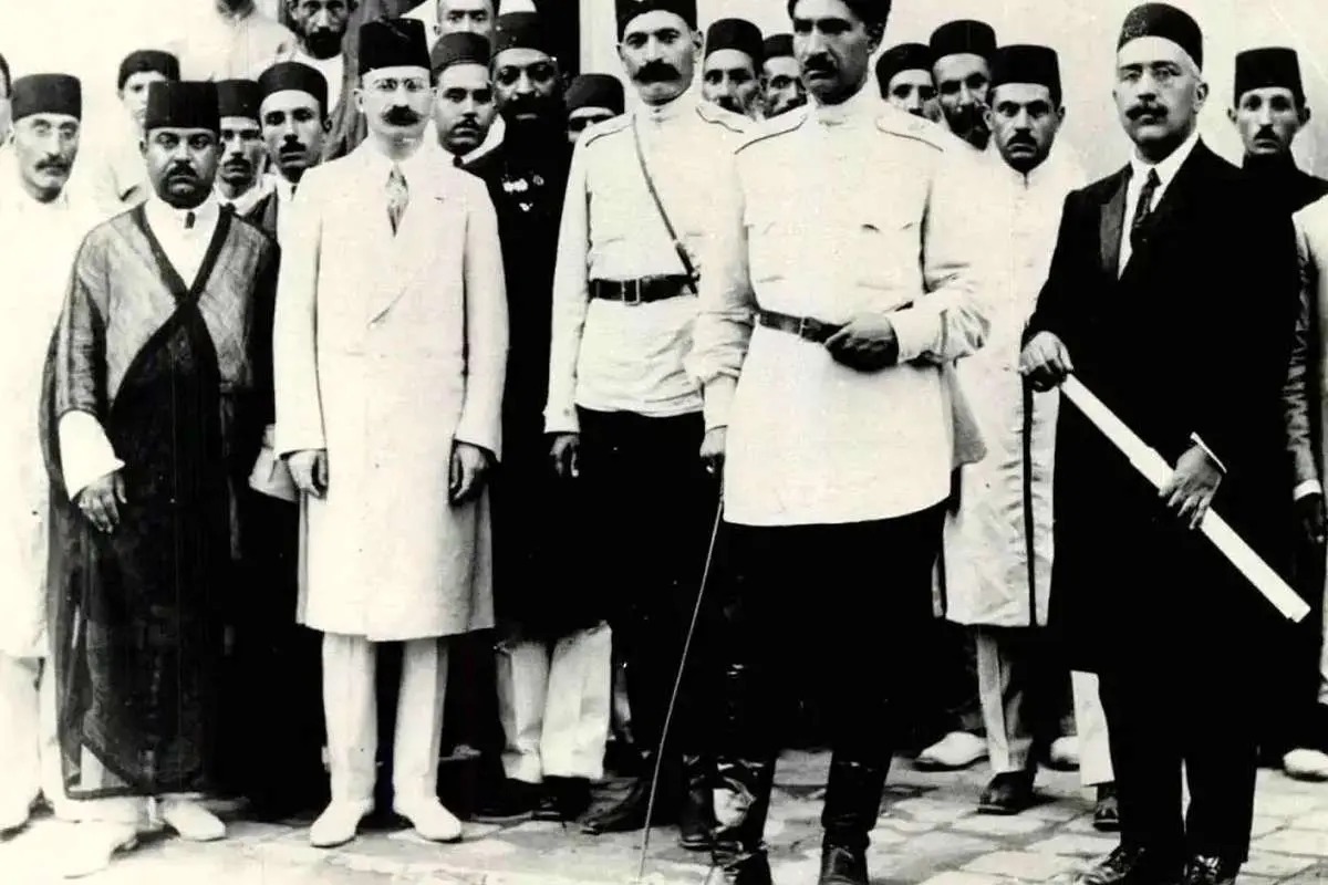 «رضاخان» پشت تیربار در کرمانشاه؛ سال ۱۲۹۱ (عکس)