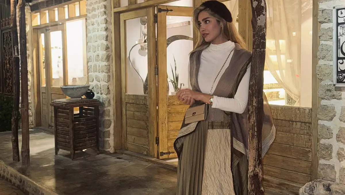 آناشید حسینی در جزیره کیش؛ استایل ساحلی شیک و راحت طراح لباس (عکس)