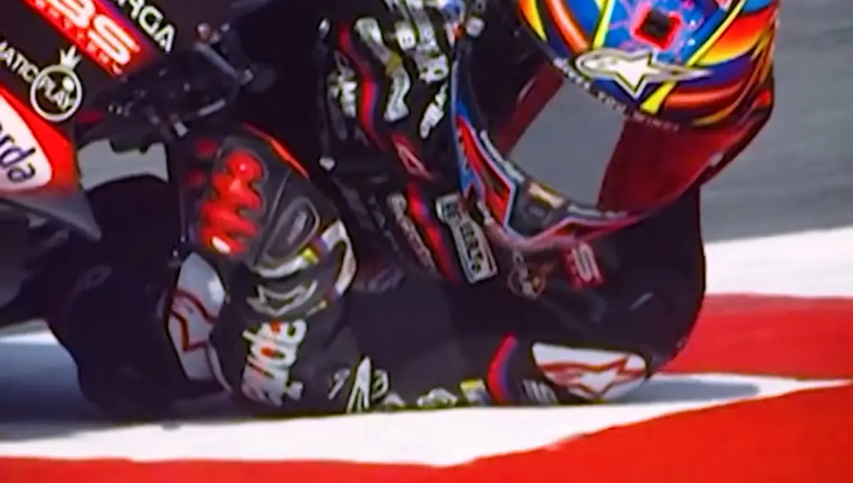 لبه باریک هیجان؛ ویدیویی خیره‌کننده از مهارت یک موتورسوار حرفه ای