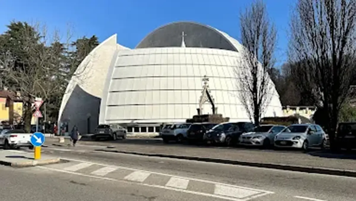 معماری مذهبی مطرح در وارزه (عکس)