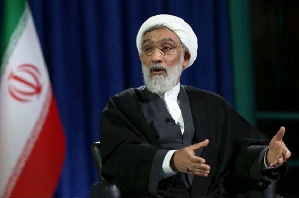 پورمحمدی با اشاره به لزوم تغییر رویکردها در مواجهه با جوانان گفت: "باید از لاک خود بیرون بیاییم و حصارهایی که دور خود کشیده‌ایم را برداریم." او بر اهمیت درک دلایل اختلاف نظر برخی جوانان با مسئولان تأکید کرد و افزود: "ضروری است که بفهمیم