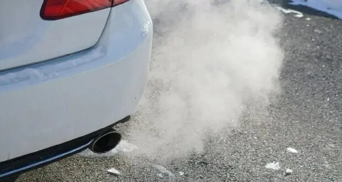 چرا در برخی کشورها گرم کردن خودرو درجا ممنوع است؟