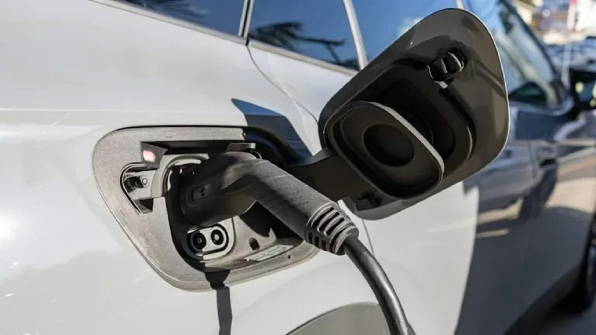 مدت زمان شارژ یک خودرو برقی چقدر است؟