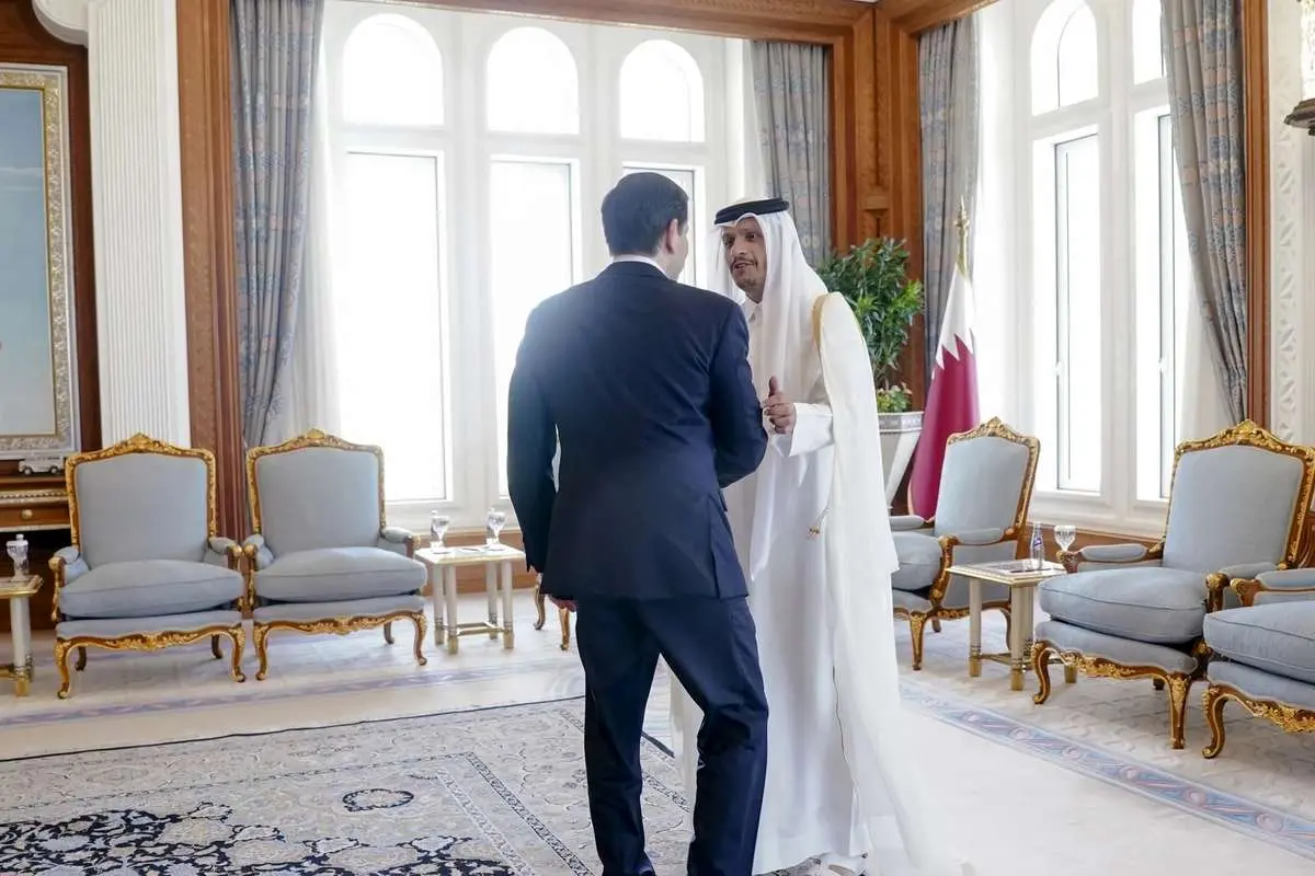 به گزارش آگاهنا، نشستی محرمانه میان اسرائیل و قطر به منظور بازسازی و تقویت روابط دو کشور برگزار شده است. این نشست که با هدف بررسی راه‌های همکاری و بهبود ارتباطات صورت گرفته، نشان‌دهنده تغییرات احتمالی در سیاست‌های منطقه‌ای و دیپلماتیک این دو کشور می‌باشد. تحلیلگران بر این باورند که این اقدام