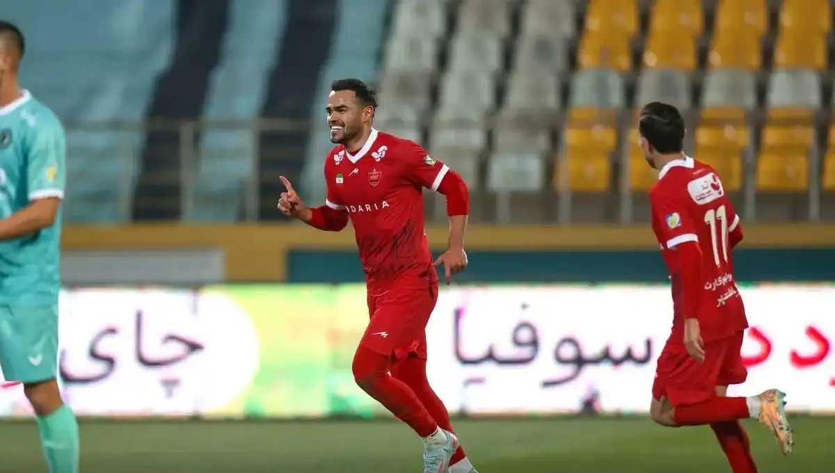 اورونوف؛ درخشش ستاره ۳ امتیازی پرسپولیس تحت نظر اوسمار