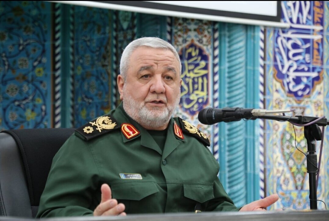 مشاور فرمانده کل سپاه اعلام کرد که در جریان دفاع مقدس به مدت ۱۲ روز، ۱۲۳ نفر از سرشبکه‌های سلطنت‌طلب شناسایی و دستگیر شدند. این اقدام بخشی از تلاش‌های نیروهای امنیتی برای مقابله با تهدیدات داخلی و حفظ امنیت کشور به شمار می‌آید. به گزارش آگاهنا، این اطلاعات نشان