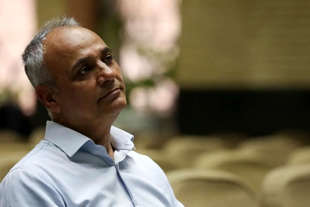 زیدآبادی: بقای هر نظامی نیازمند سطحی از انعطاف‌پذیری است و بار اقتصادی ناشی از تحریم‌ها به شدت بر دوش مردم احساس می‌شود. این وضعیت می‌طلبد که مسئولان به فکر راهکارهایی برای کاهش فشارهای اقتصادی بر شهروندان باشند.