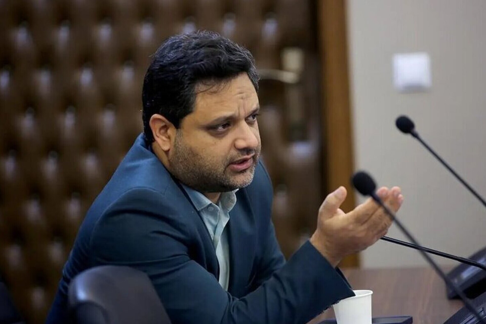 عضو شورای عالی انقلاب فرهنگی اعلام کرد که قانون حجاب که اخیراً در مجلس تصویب شده است، قابلیت اجرا ندارد و نیازمند اصلاحات جدی می‌باشد. این اظهارات در حالی مطرح می‌شود که بحث‌های گسترده‌ای درباره وضعیت حجاب و قوانین مرتبط در جامعه ادامه دارد. به گزارش آگاهنا، وی بر لزوم بازنگری در این قانون