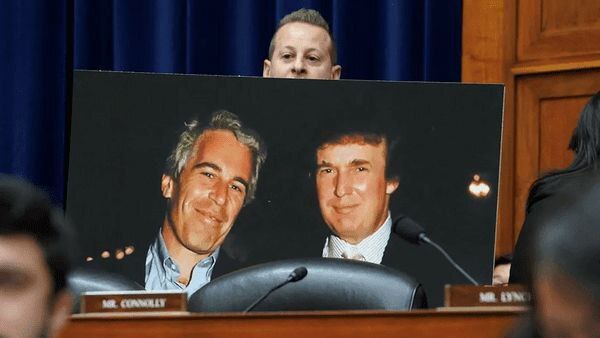 انتشار تصاویر جدید از ارتباطات ترامپ با قاچاقچی جنسی