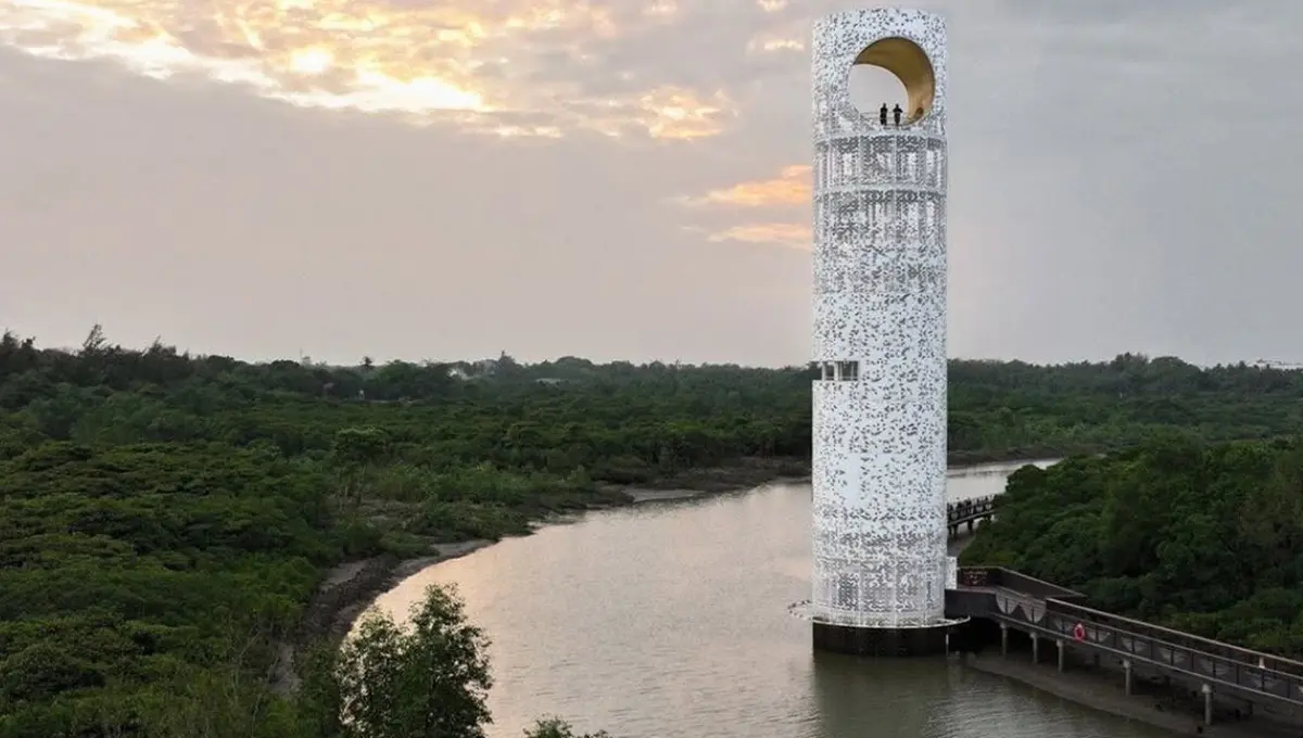 «برج ماه»؛ جاذبه‌ای بی‌نظیر در تالاب مانگرو برای علاقمندان به رصد آسمان (+تصاویر)