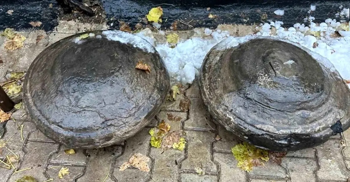 کشف سنگ‌های عجیب و غریب در حین عملیات راهسازی