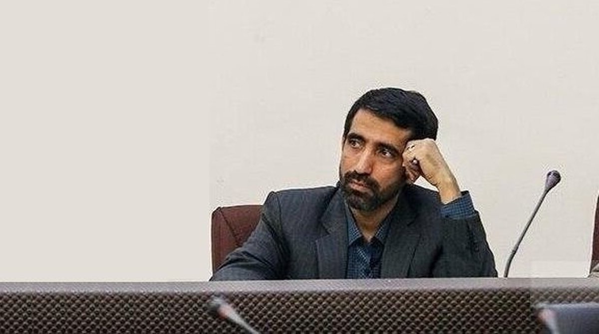 حملات غیرمنصفانه و مظلومیت سیاسی رئیس‌جمهور؛ زمانی که انتقادات به مرز هتک حرمت می‌رسند

به گزارش آگاهنا، در روزهای اخیر شاهد حملات غیرمنصفانه‌ای به رئیس‌جمهور هستیم که به نوعی مظلومیت سیاسی او را به تصویر می‌کشد. این