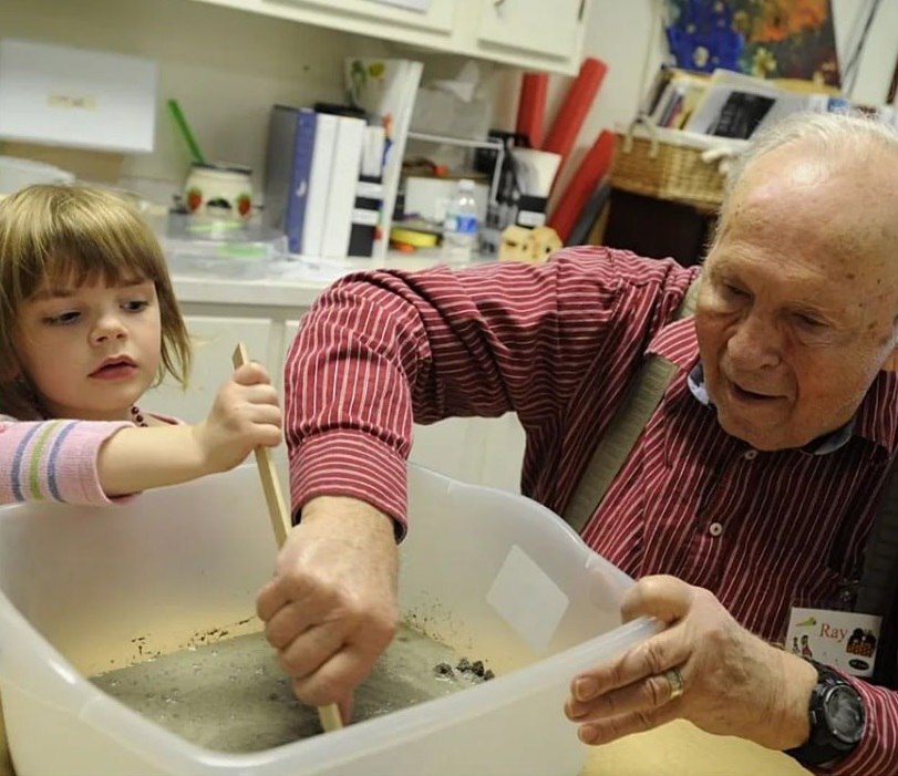 ابتکار جالب فرانسوی‌ها برای کاهش تنهایی در سالمندان