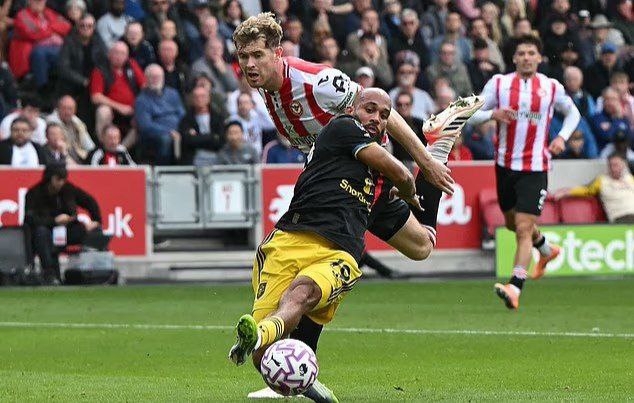 شیاطین سرخ: دیگر بس است از اشتباهات داوری!