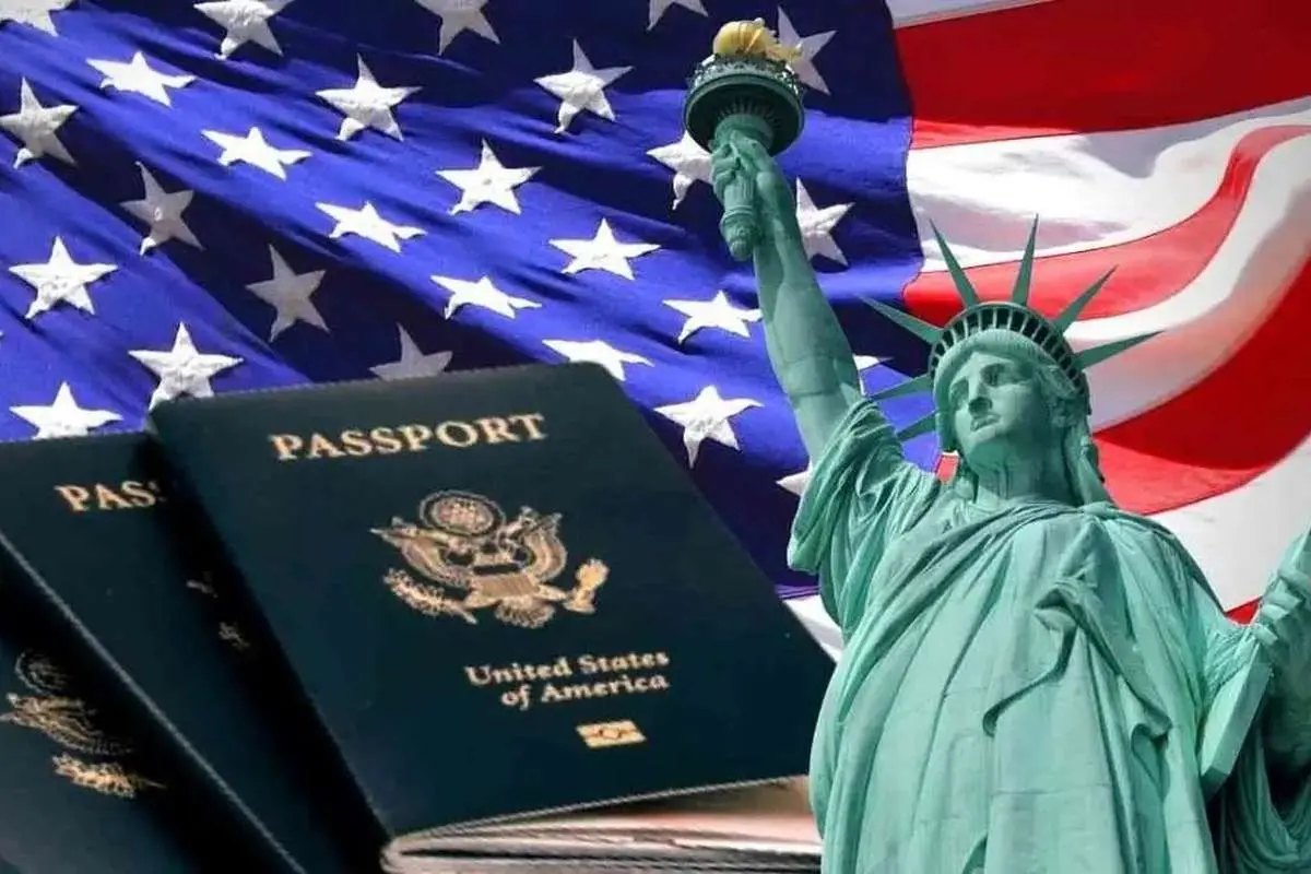 دولت ایالات متحده به دستور دونالد ترامپ، رئیس‌جمهور پیشین این کشور، قرعه‌کشی گرین کارت آمریکا را به صورت نامحدود لغو کرد. این اقدام که به منظور محدود کردن مهاجرت به آمریکا انجام شده، نگرانی‌هایی را در بین متقاضیان و حامیان حقوق مهاجران ایجاد کرده است. به گزارش