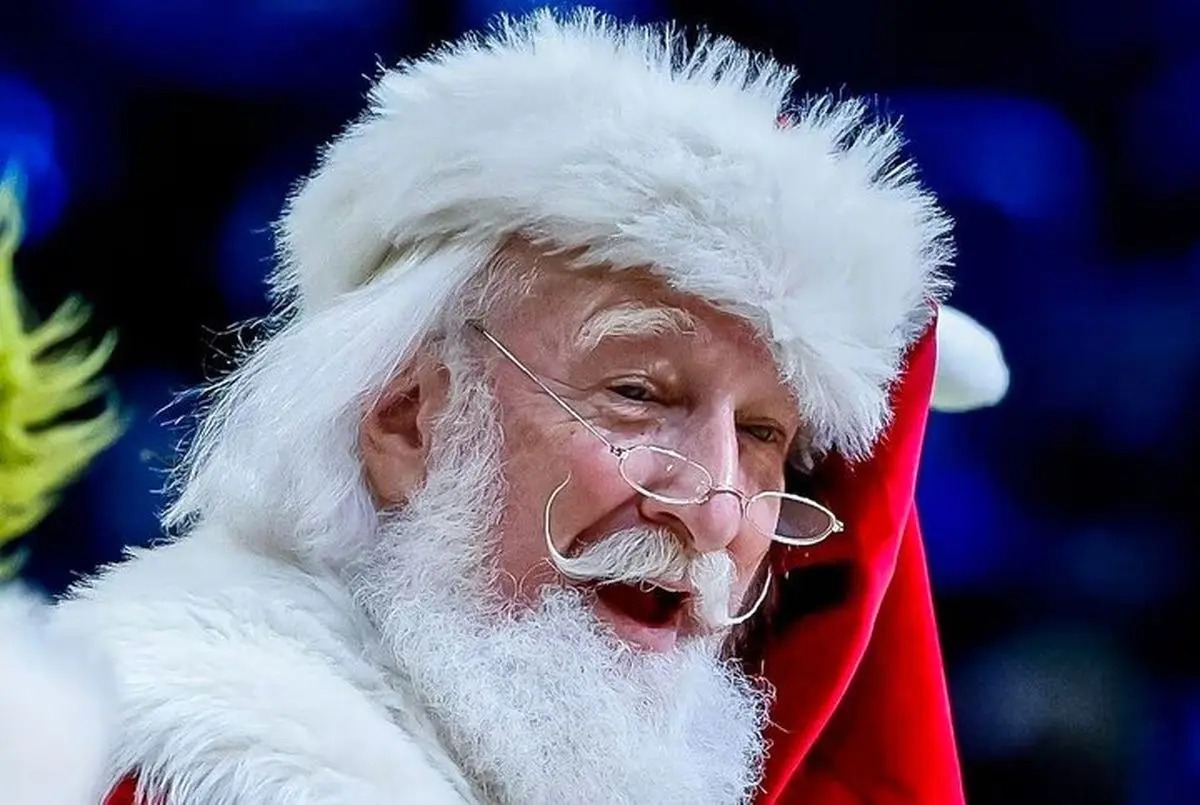 بابانوئل 58 سال پیش با هلی‌کوپتر به آبادان آمد! (+عکس)